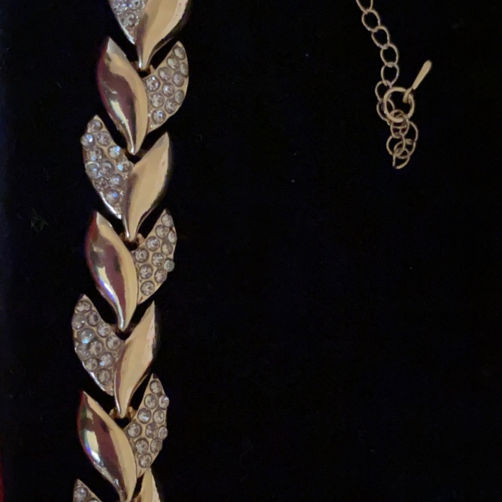 Bracelets - Picture 3 of 10